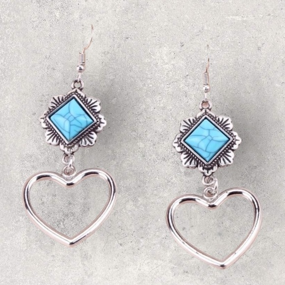 Vintage Style Boho Western Faux Turquoise Heart Dangle Drop Earrings - Picture 4 of 6